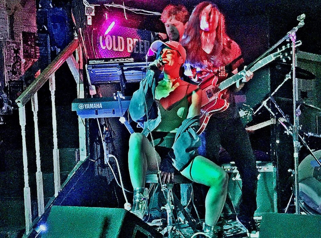 indiepulsemusic's tweet photo. Whitney Tai in LA ‘s Classiest Dive Bar. https://t.co/DDqiQEFFtK https://t.co/AWUkuvUO5Q