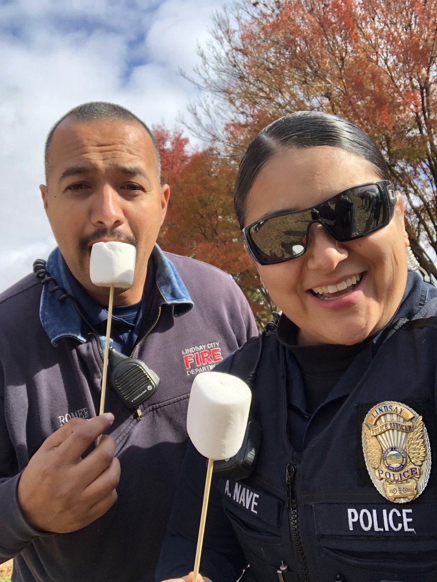 LindsayUnified's tweet photo. Check out Officer Nave and Officer Romero making sure that the Kennedy Elementary seventh graders stay safe while experimenting with fire and marshmallows!!👩🏽‍🚒🚒👮🏽‍♀️🔥 https://t.co/InhiqI4pvw