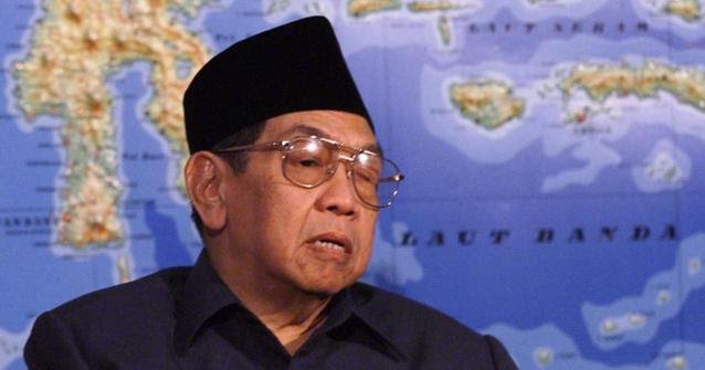 PesanKiai -  Gus Dur Menyambung Ragam Perbedaan di Indonesia - #HaulGusDur dlvr.it/QsXL06 Share via <a href="/PesanKiai/">#PesanSangKiai</a>