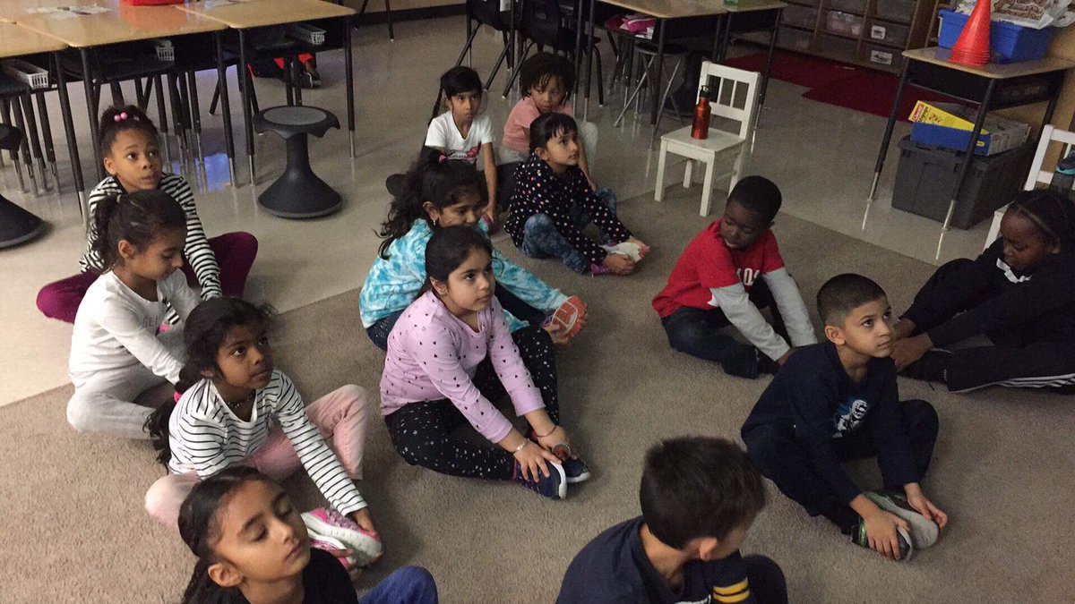 MlleWinter's tweet photo. Yoga on Thursday for #dpaeveryday #novdpa #MOVEmber @Mandela_PhysEd @MandelaPS π§π½ββοΈπ§πΎββοΈ #mandelapride https://t.co/gNiTCMmQwE