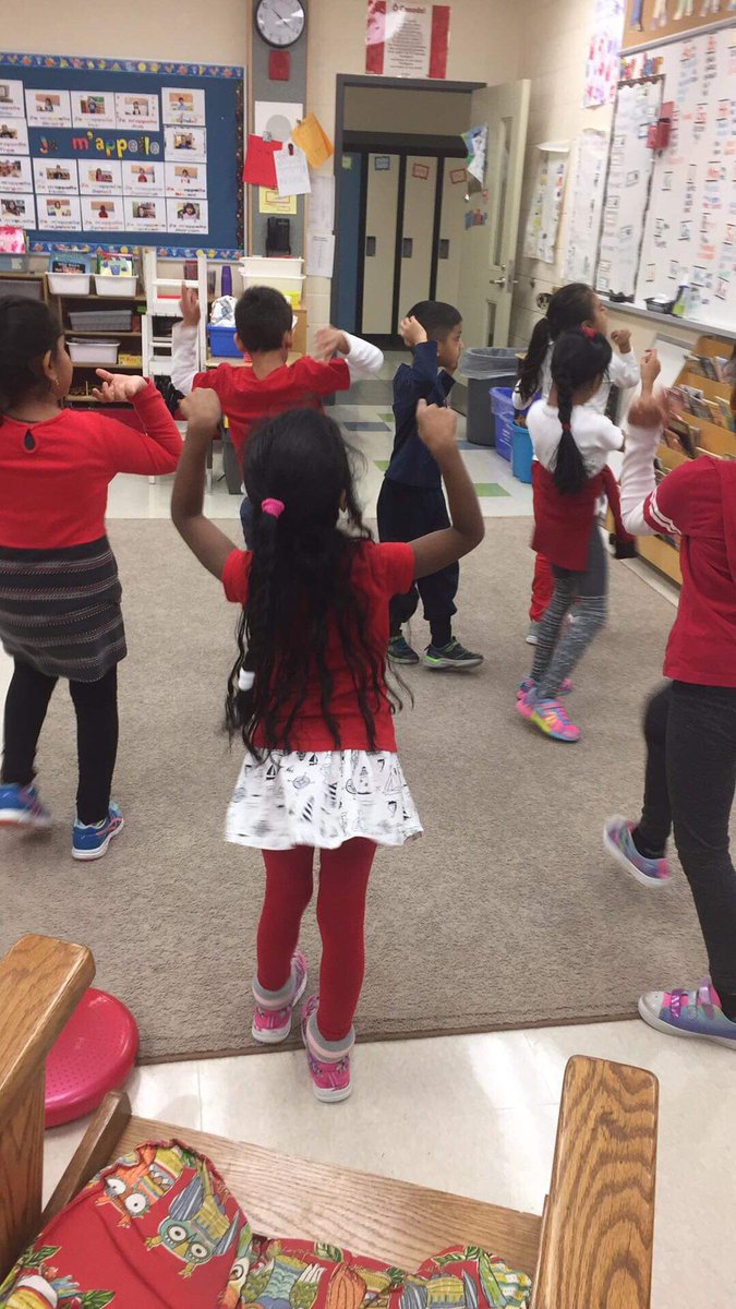 MlleWinter's tweet photo. Thatβs a wrap! #justdance party for our final day of #MOVEmber #novdpa @MandelaPS @Mandela_PhysEd ππ½πΊπ½ #mandelapride https://t.co/QbC6Hjexo6
