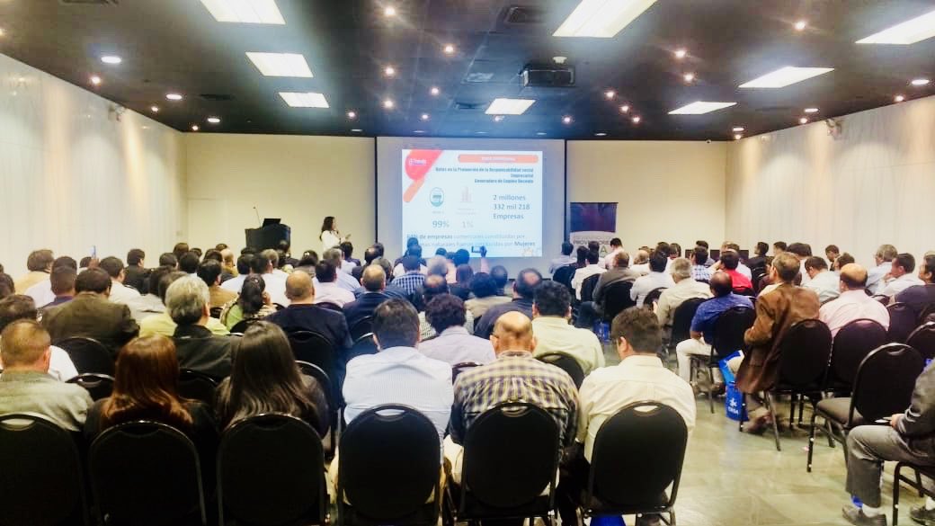 zorrillavane's tweet image. TASA convocó a su cadena de proveedores! 300 mypes! ¿Para qué? Para fortalecer sus capacidades en #RSE y #Sostenibilidad. Gestión Socialmente Responsable para promover empleo decente! Construyamos juntos un #PerúResponsable #HayqueSumaRSE 🌍🌱🇵🇪