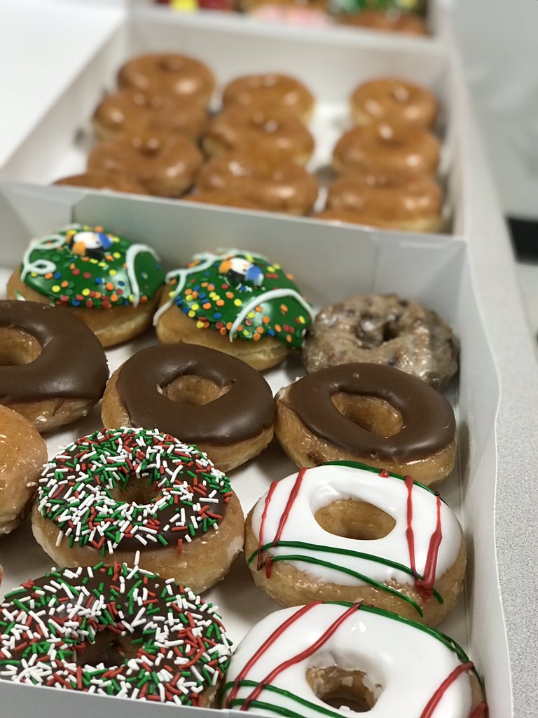 DRuan_RES's tweet image. Extremely proud to see these top readers excited with their rewards! Colts are ready for another reading challenge! 🤓📚 #BookWorm #ColtCountry #7thGradeRocks