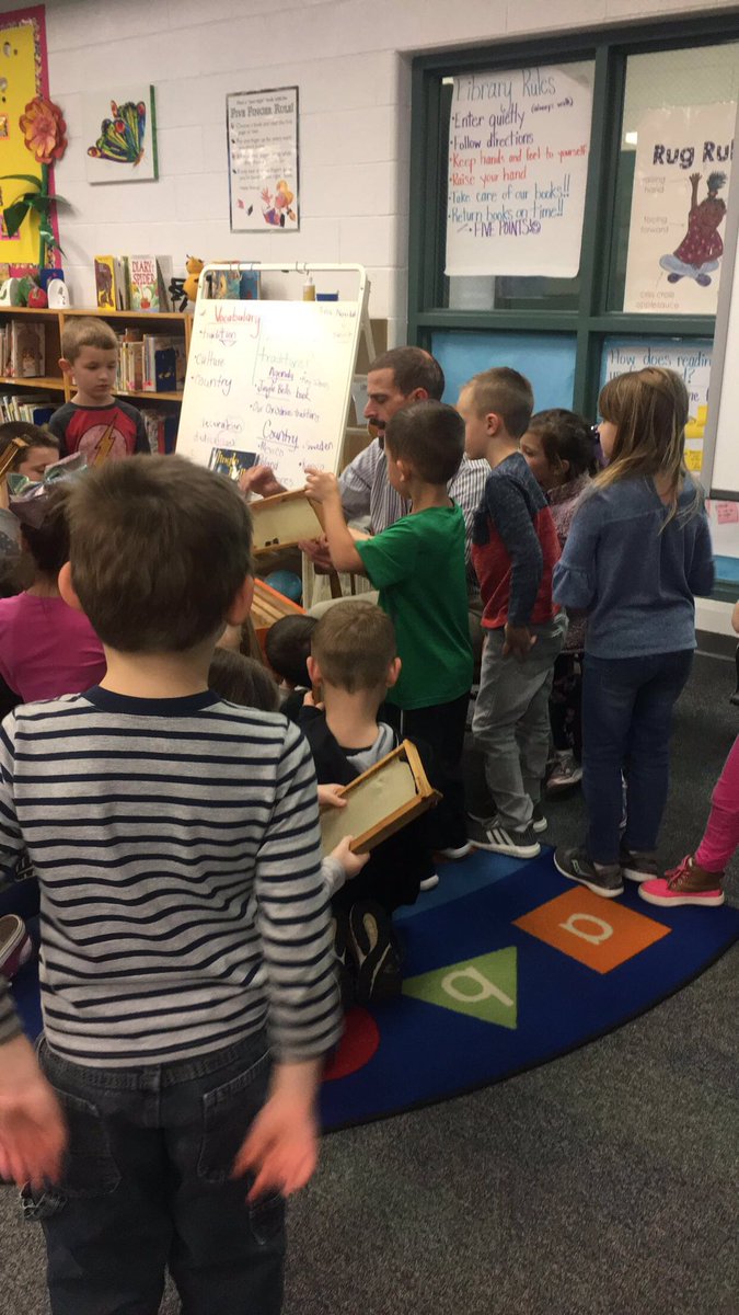 HC_ESP's tweet photo. Special thanks to Gene Lynch for coming out to talk to Manley Primary ESP about his bees. @BuddySmith13  @teresabateayers https://t.co/tUU2qgG9zm