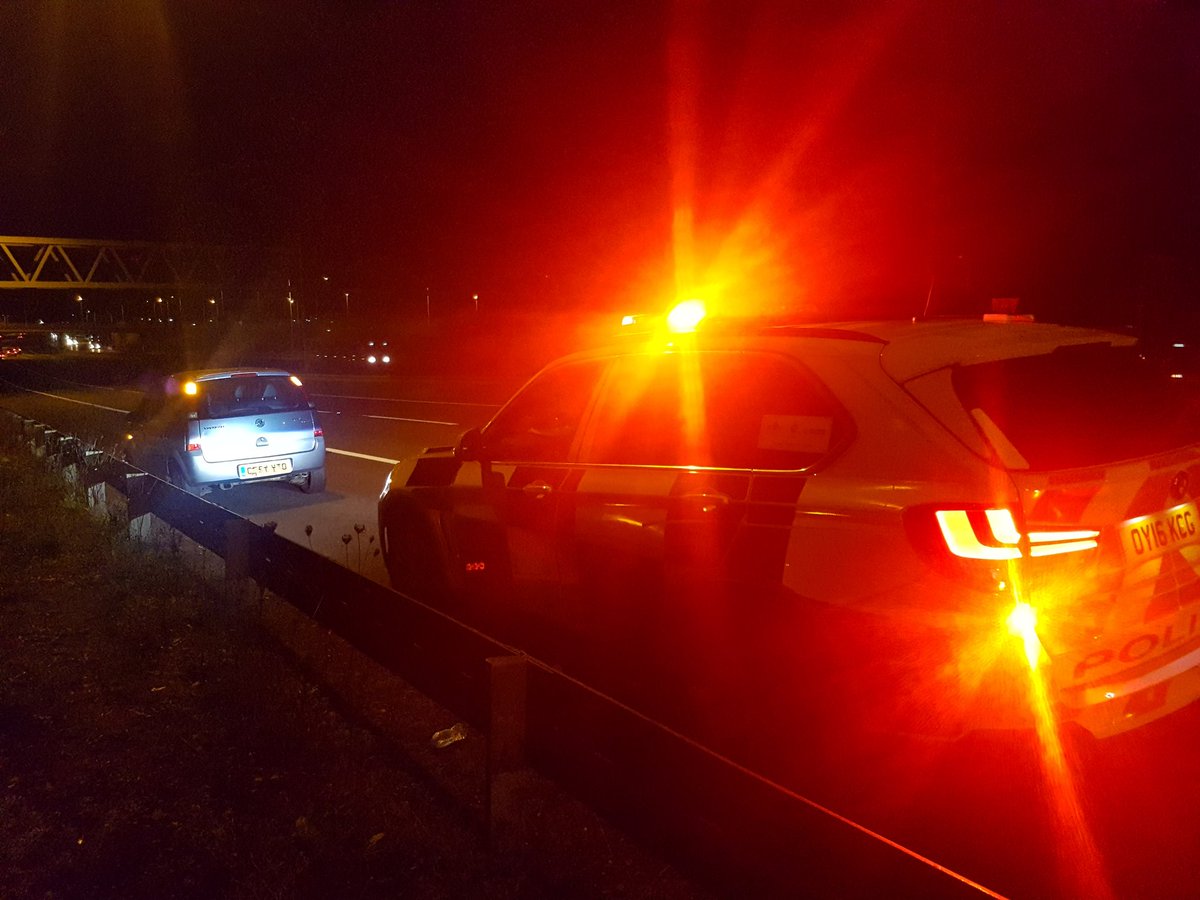 roadpoliceBCH's tweet image. Morning all.
This Meriva was stopped for defective lights, turns out is has no insurance or MOT.
The driver cannot provide insurance and states he was moving it for a friend.
Further enquiries in hand via #thebigword.
Vehicle seized.
411040 411729
M25 St Albans