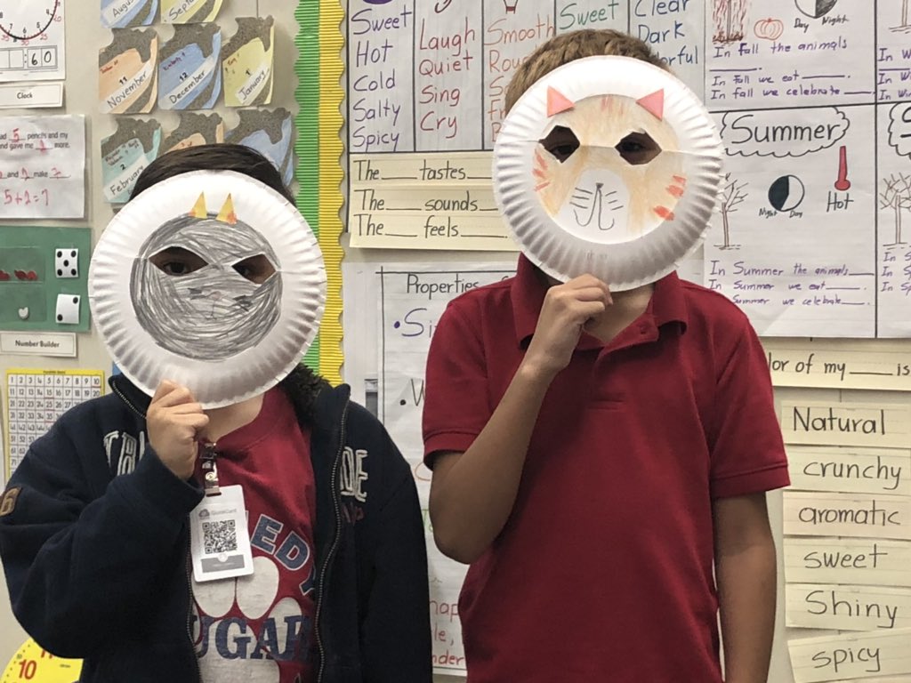 FirstRom's tweet photo. Having fun creating a mask and writing how we made it !@AliefISD @Alief_Lang_Arts @KennedyCougs https://t.co/w3A1R8D4xm
