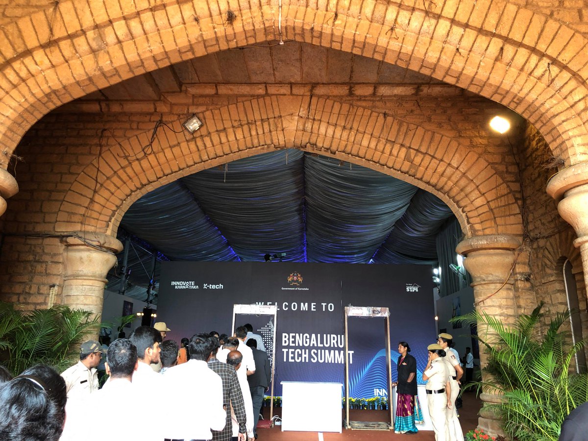 sekaibox's tweet photo. 【SEKAIBOX現地レポートVol.11 | Bengaluru Tech Summit @バンガロール】

日本もグローバルパートナーとして名を連ねるIT展示会の様子をお伝えします！詳細はコチラまで↓
https://t.co/zmxr3hGdqP

#SEKAIBOX  #現地レポート #BengaluruTechSummit https://t.co/z7xpkFByA5
