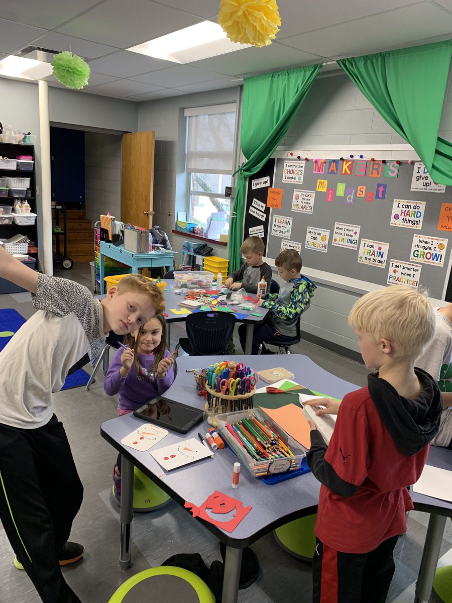 sara_freeman's tweet photo. You know itβs been a FUN leadership hour when this is what your room looks like! Getting ready for our #holidaystore that will benefit local families #NotableNovember #ssdpride #maplemakers #warriorscreate #makerspace #slime https://t.co/Ok1EwRtVvz