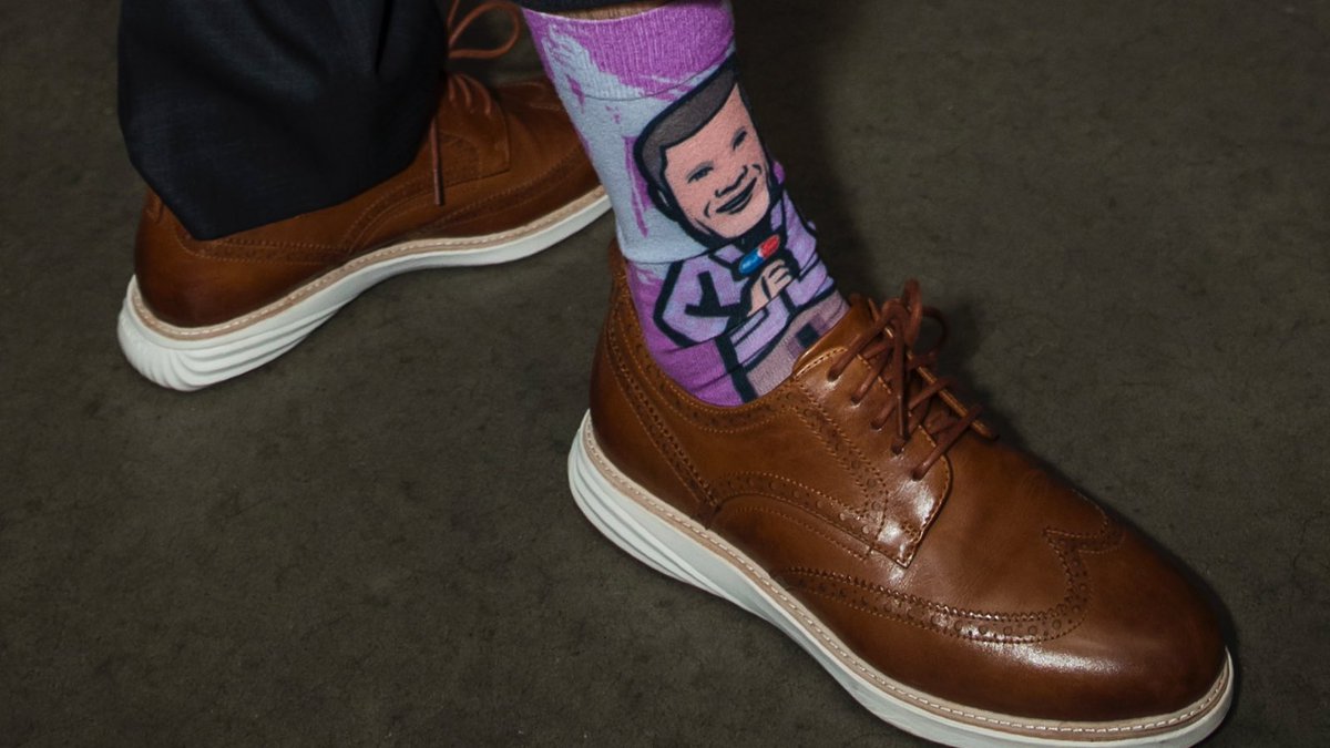 okcthunder's tweet photo. 👏👏 Honoring Craig Sager around the @NBA tonight with some #SagerStyle 

Support @TheVFoundation https://t.co/m48tQBhu6e