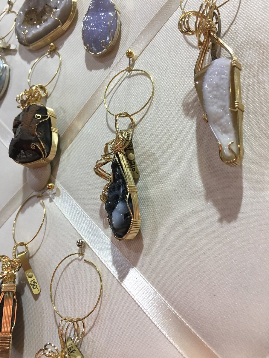 Vmilligan18's tweet photo. DALLAS GEM AND MINERAL SHOW!
@ambarnes8 #esslove #geologyROCKS #dallasgemandmineralshow https://t.co/lW5UcH3EoC