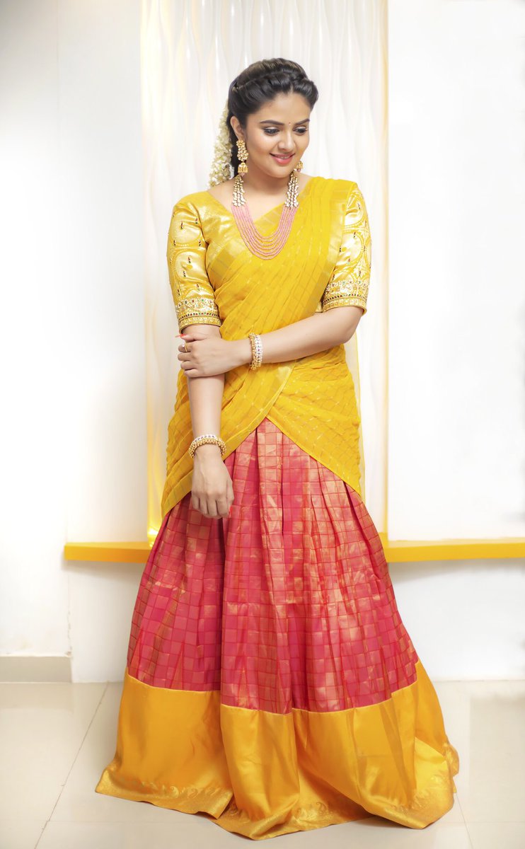 MukhiSree's tweet photo. Happy Saturday! 🥰 https://t.co/jEbl1XmBMB