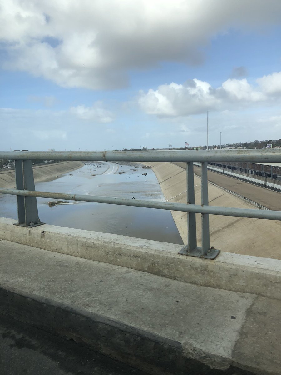 BotLucia's tweet image. I am in Tijuana working with the caravan.  It’s a tough situation, legal bots can help.