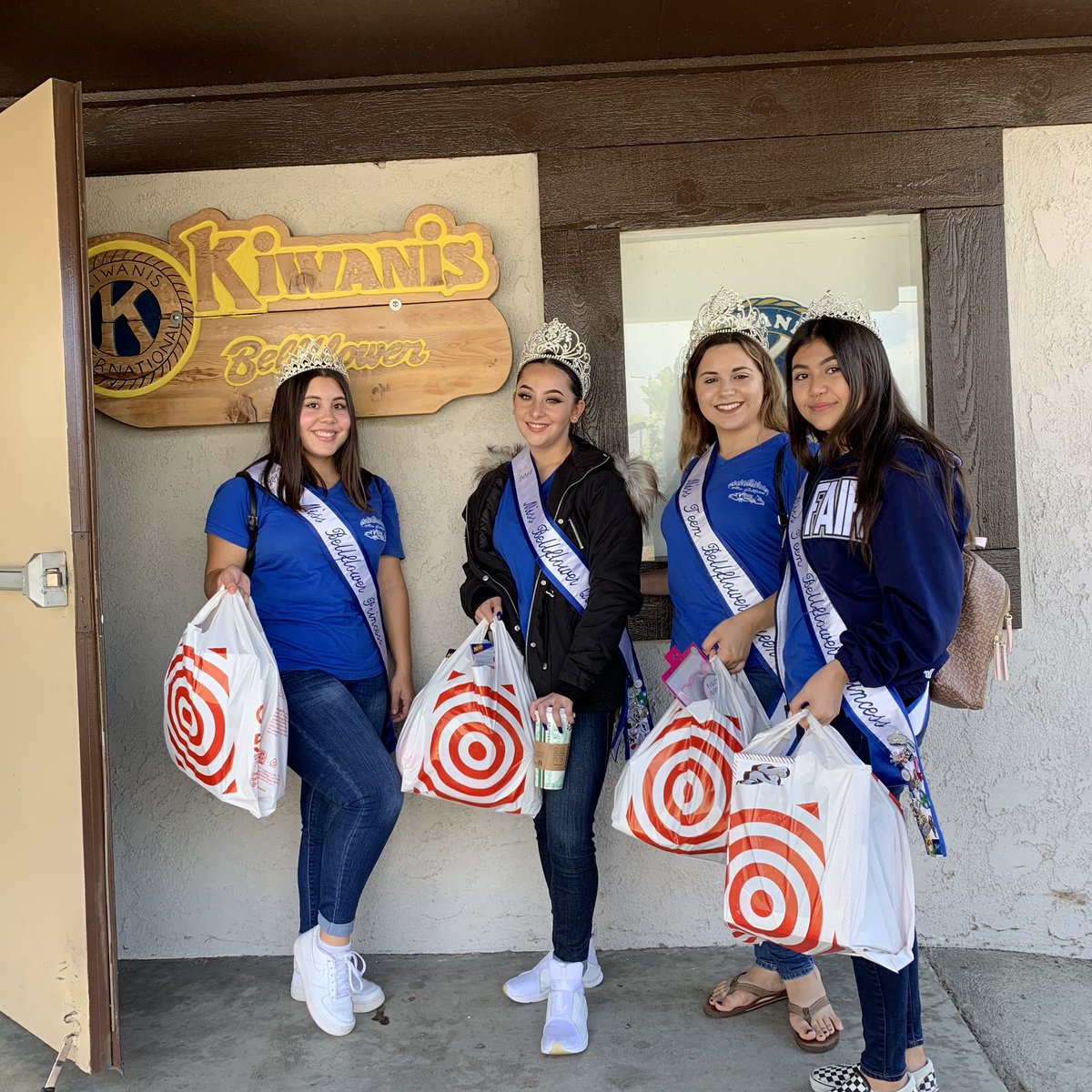 Miss Bellflower (missbellflower) Twitter