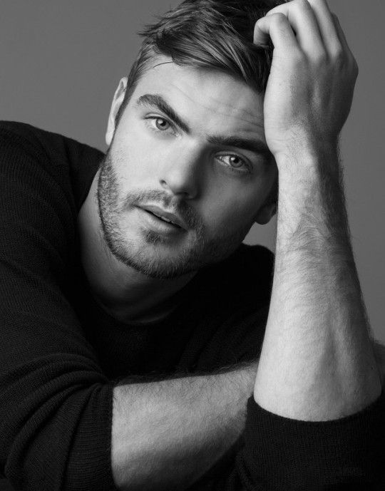 EN @HogwxrtsCollege BUSCAMOS A:

• Hector Zabini.
•  24 Años.
•  Ex- Slytherin.
•  Inefable.
•  FC: Alex Roe.

RT.
