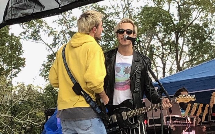 sabkinkle's tweet photo. Bros @thedriverera @RikerLynch @RockyLynch @RossLynch #FMFloridaMan https://t.co/HQQGO2Z4mj