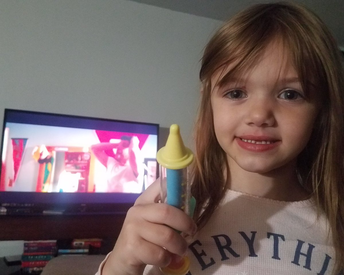 Kmariee1006's tweet photo. I'm trying to relax and watch @mostlikelymovie on @hulu and my psycho daughter came in for a second, walked back out, and then came back in like this! π
#imsleepingwith1eyeopen #notakidsmovie #notevenforasecond π #mostlikelytomurder #hulu https://t.co/q1pWIuTYNK