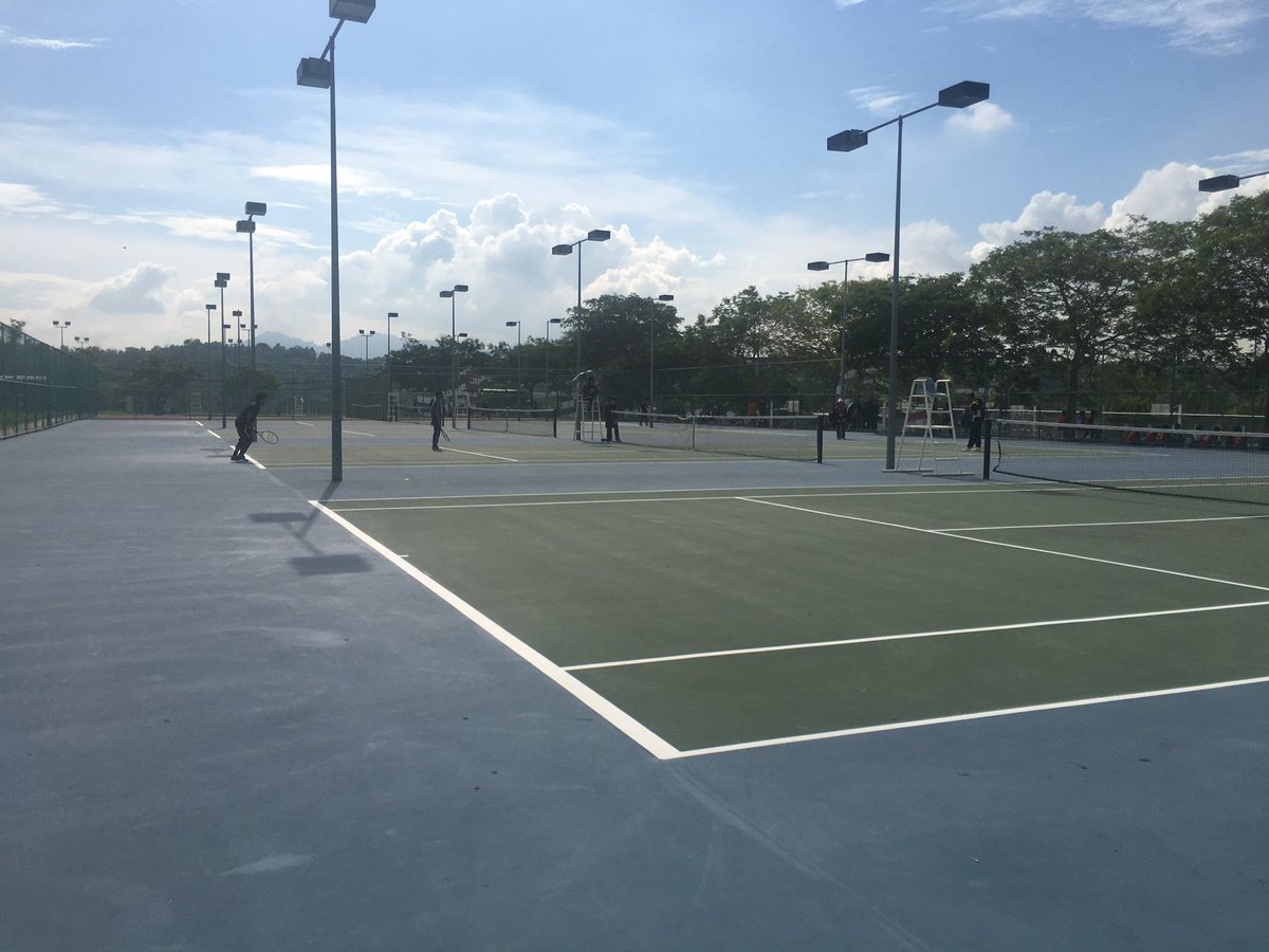 FitUSIM's tweet photo. Pagi ini, Fakulti Ekonomi dan Muamalat sedang menganjurkan SUFEM 7.0 di gelanggang Pusat Sukan USIM. Segala update terkini boleh rujuk di @SekreFEM https://t.co/oX6bAxZNMO