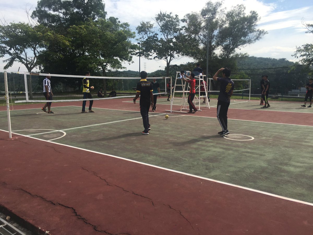 FitUSIM's tweet photo. Pagi ini, Fakulti Ekonomi dan Muamalat sedang menganjurkan SUFEM 7.0 di gelanggang Pusat Sukan USIM. Segala update terkini boleh rujuk di @SekreFEM https://t.co/oX6bAxZNMO