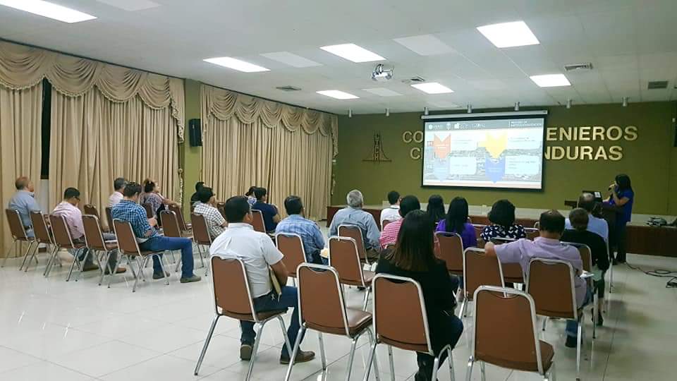 GCC_AMDC's tweet photo. Presentación del "Libro Naranja" Manual de Configuración de Barrios en el Colegio de Ingenieros Civiles de Honduras. 👷♂️👷♀️🏗🏘
#AMDC #DOTOC #GCC #CICH https://t.co/lH4F6htxzZ