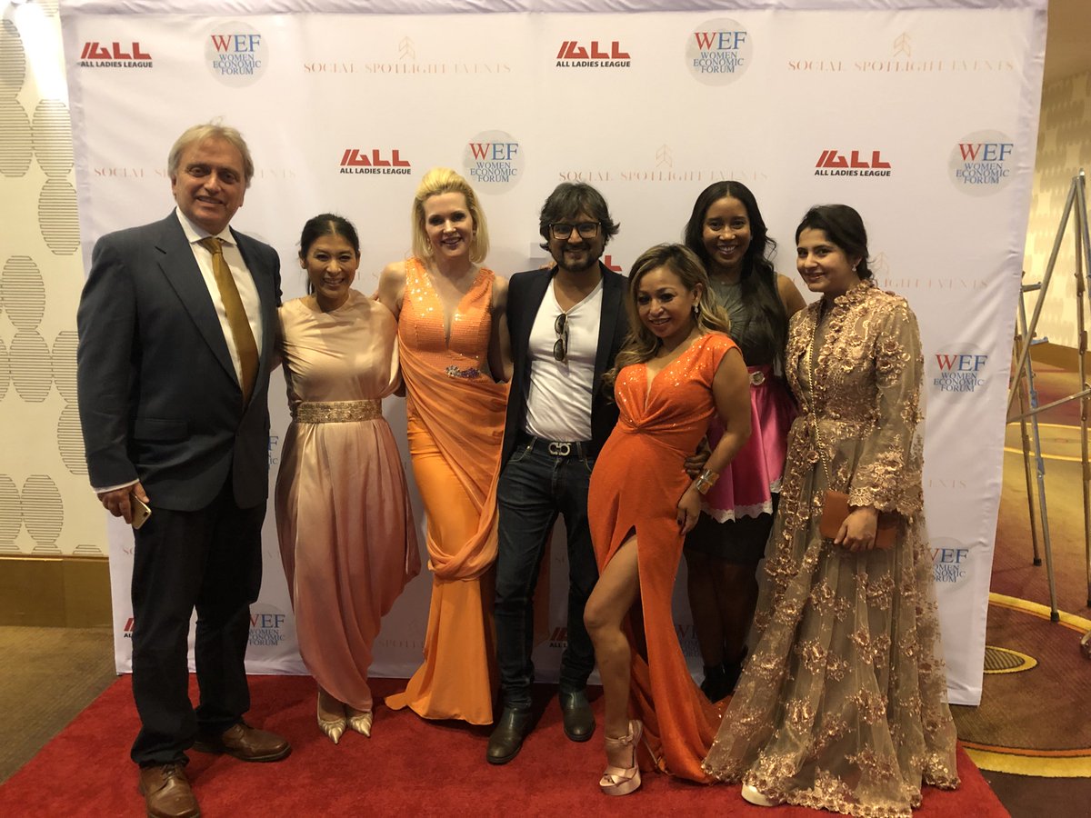 WomenEcoForum's tweet photo. Red Carpet time at #WEFLA ! Setting the stage for a scintillating evening!
#WomenEconomicForum #WEF #ALLLADIESLEAGUE
@harbeenarora @VinayRai https://t.co/82Gy6AmZES