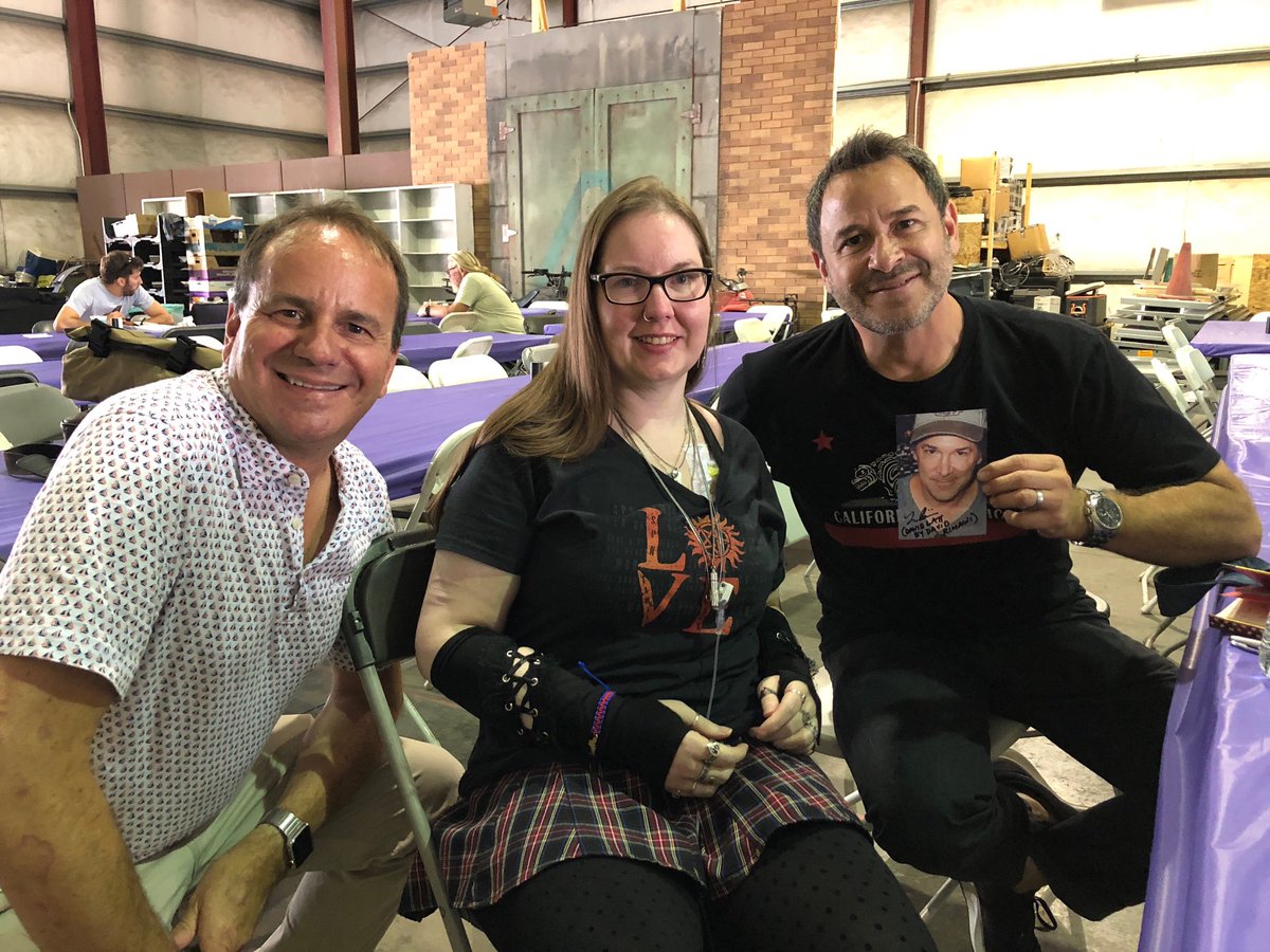 GlitterWraith's tweet photo. #FlashbackFriday with the incredible ⁦@undeadpaulbales⁩ ⁦@DavidMLatt⁩ &amp; ⁦@RimawiDavid⁩ #RENEWZNATION https://t.co/LNHh50DCbP