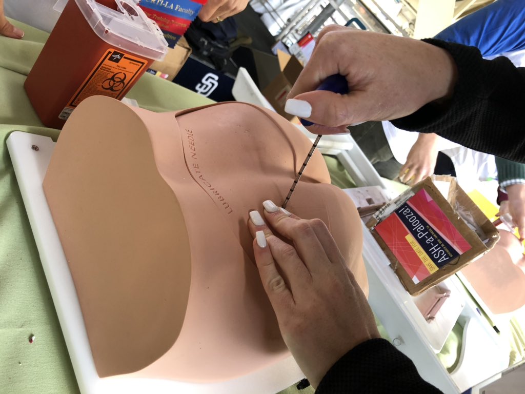 Razan_Mohty's tweet photo. Bone Marrow biopsy workshop this morning at the ASH-a-Palooza #ASH18 @ASH_hematology #TraineeDay https://t.co/6yQLHIQZ7F