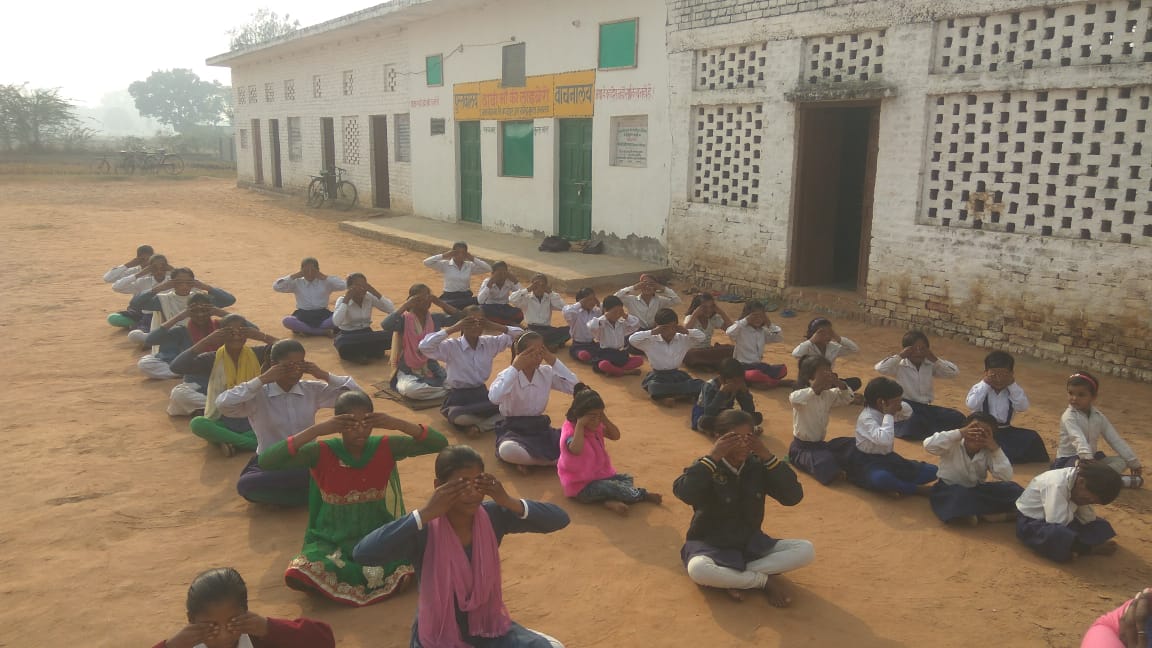 rpg1201's tweet photo. @narendramodi @yogiadityanath @drdineshbjp children of Janata Nehru Madhyamik Vidhalaya Baghaipur Achhalda Auraiya doing Yoga. A daily routine. JNMV belongs to Janata and managed by a village committee. NRI Dr R P Gupta is sponsoring various projects. Helping hands are requested https://t.co/YhEURHZUCZ