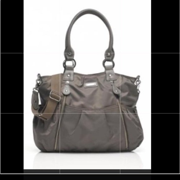 lisa_teamschair's tweet photo. So good I had to share! Check out all the items I'm loving on @Poshmarkapp #poshmark #fashion #style #shopmycloset #dolcevita #storksak #michaelkors: https://t.co/5XusM84vuV https://t.co/QyFbcQdGh9