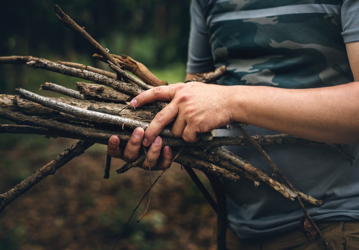 tsquaredental's tweet photo. Did you know the first toothbrushes were actually twigs our ancestors chewed on, using the frayed ends to cleanse their teeth? #funfactfriday #toothbrushes #twigs #dentalcare https://t.co/Aay96gEEbH