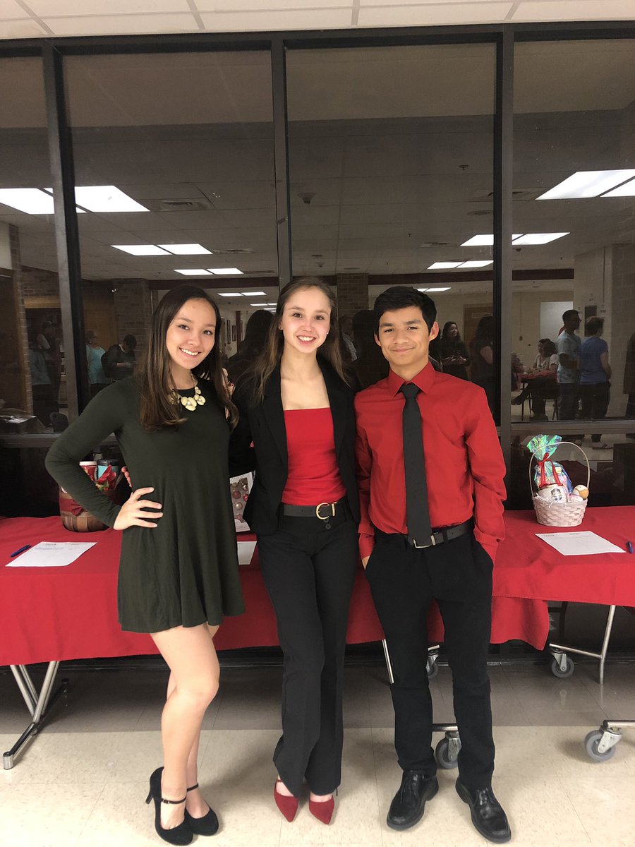 TaftNHS's tweet photo. Thank you to @Taft_Theatre for letting us be your ushers during The Drowsy Chaperone Musical! #TaftNHS #RaiderPride https://t.co/sMu2dskglw