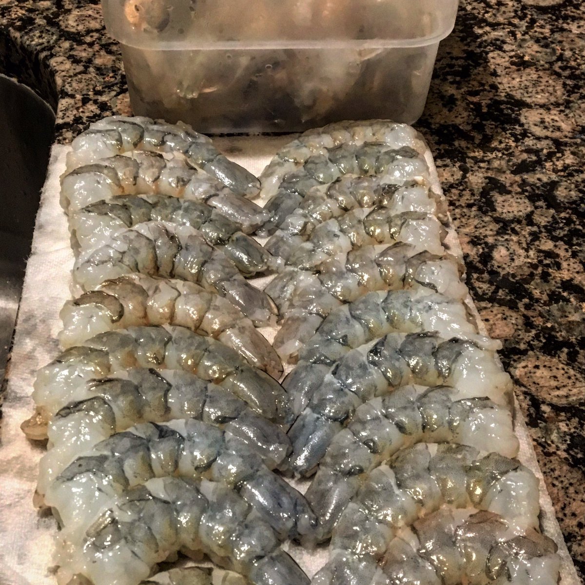 ChefCDoherty's tweet photo. Now that's some good looking shrimp!  How would YOU prepare them?  #shrimp #seafood #yummy #nomnom #cheflife https://t.co/IL8U1W8w5S