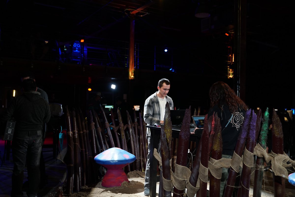 ESA_OC's tweet image. #RastakhansRumble has taken over the arena! There's still time to stan your team and win prizes!