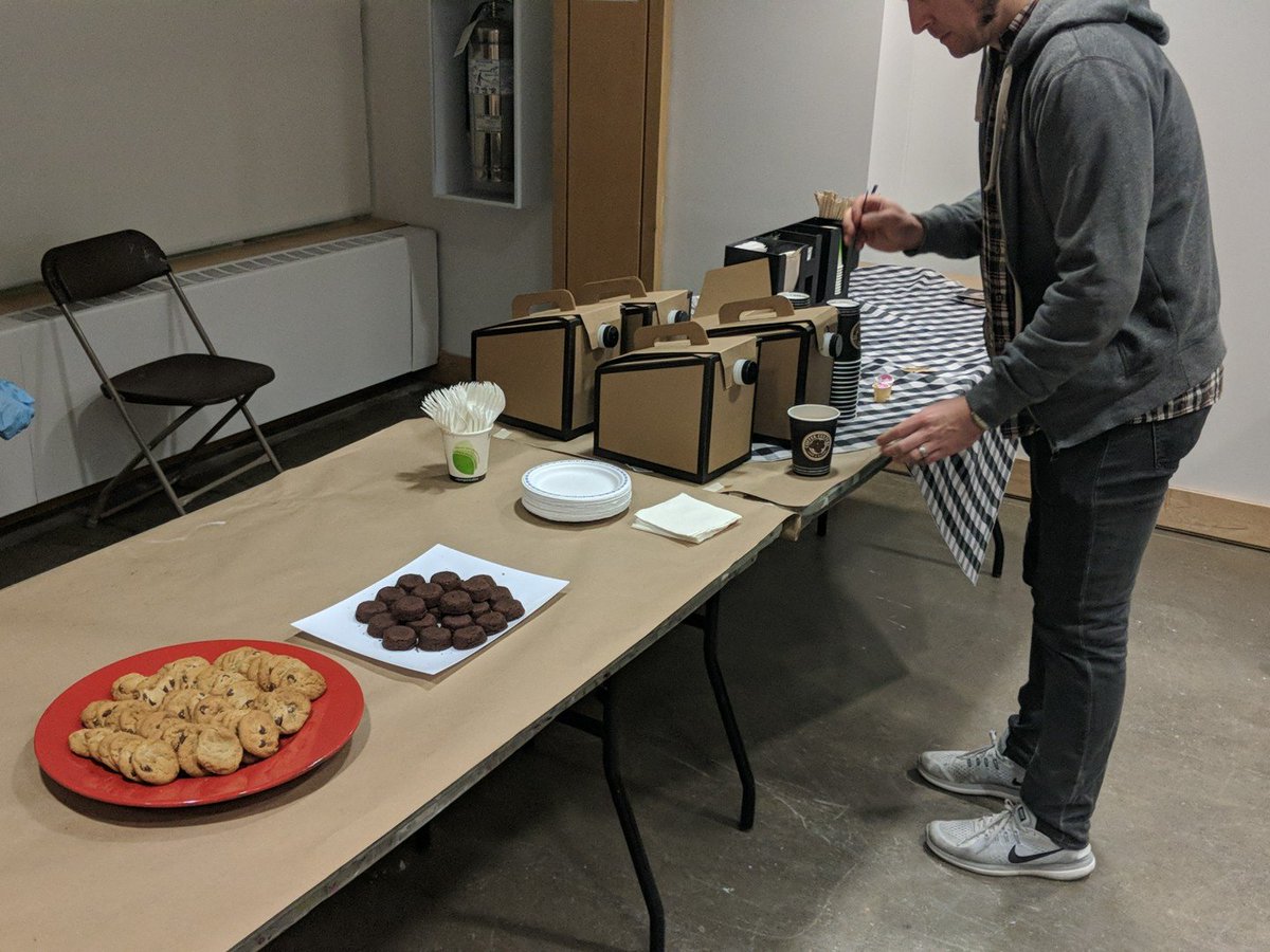 markhamlibrary's tweet photo. We're on a quick Beer and Refreshment break! Stay tuned, our next speaker is up in 5 mins! #pkmarkham https://t.co/0kKfSpsqq1