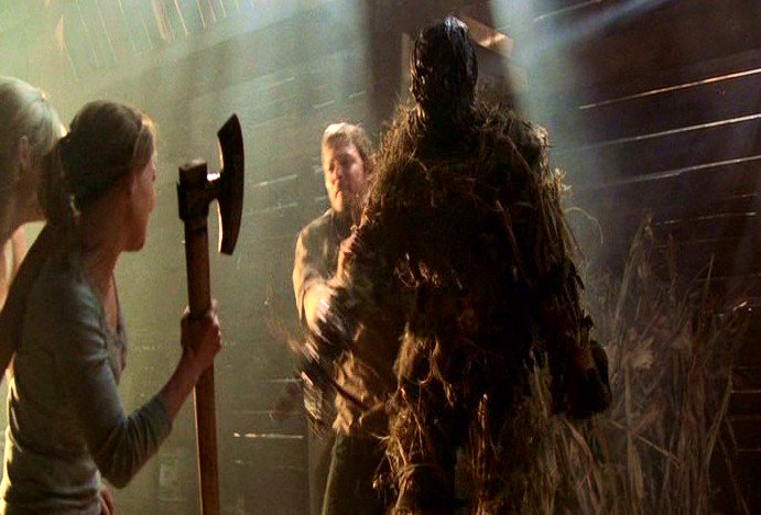 MistrelofHorror's tweet photo. So a scarecrow that scares away crows, is a good thing, and a Scarecrow that kills the crows is cursed? What if you call it a Killcrow, & it's literally designed to kill crows? If you're that evil do curses even matter? #Messengers2 #Messengers #scarecrow #Horror https://t.co/CapuwZMluV