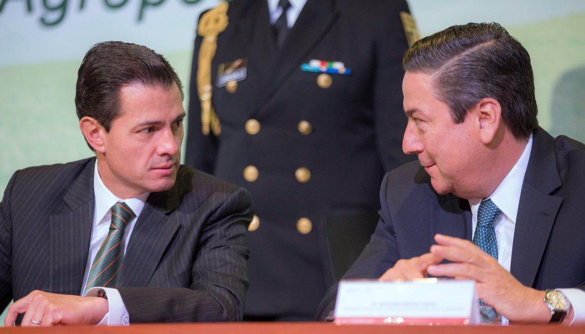 BaltazarxTam's tweet photo. Presidente @EPN, hoy concluye una etapa que representa para mi el mas alto honor y una de las mayores satisfacciones de mi carrera. Ha sido un privilegio formar parte de la administración encabezada por usted, a quien debo el mayor reconocimiento y agradecimiento. https://t.co/GikMSRgv7n