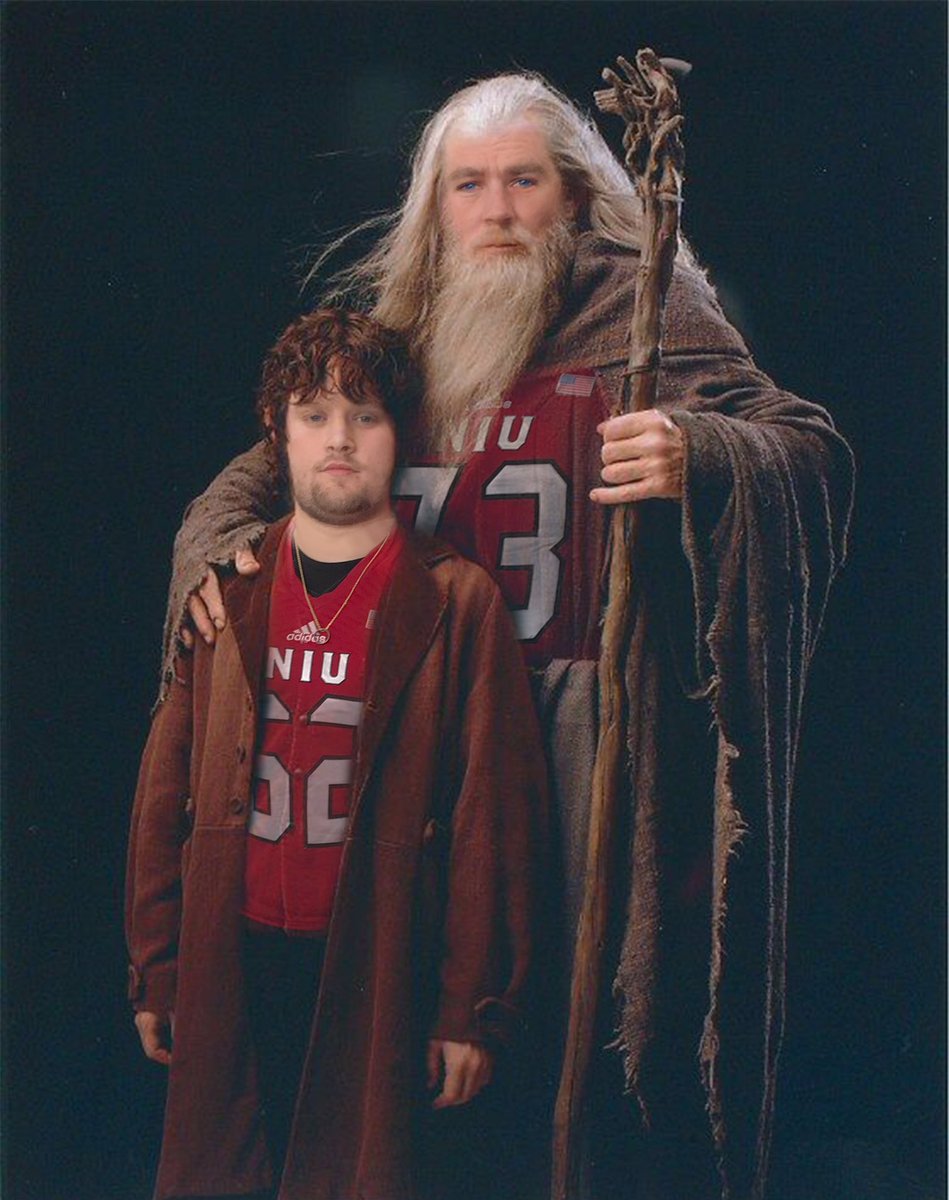 NIU_Football's tweet photo. Buffalo shall not pass... #lordoftheRINGS #HornsDown #theHardWay https://t.co/pZiEfVAZn9