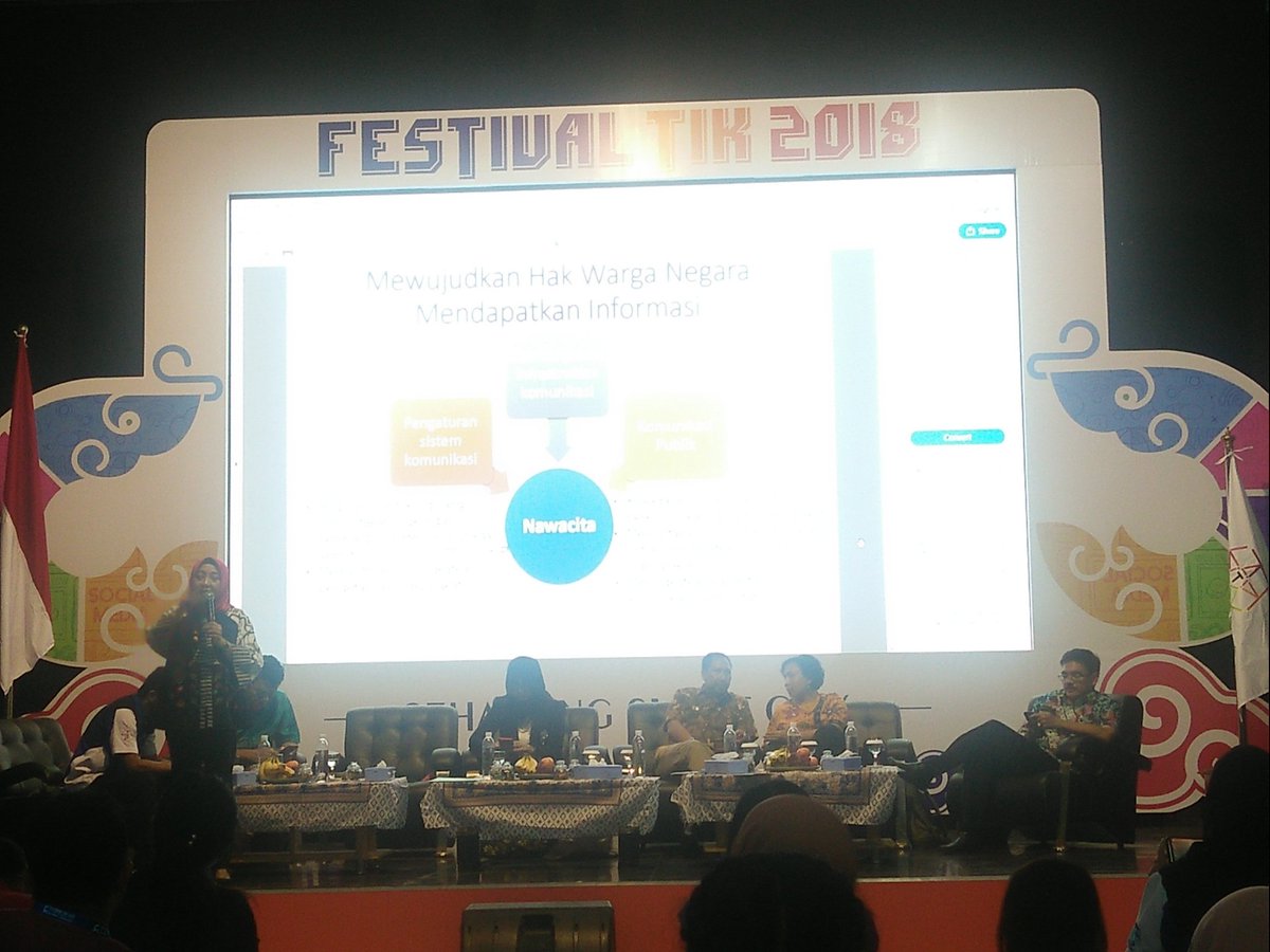 Menantang <a href="/RelawanTIK/">Relawan TIK Indonesia (RTIK)</a>  siapa yg mengajukan proposal utk kegiatan di daerahnya, bakalan direalisasikan tahun depan. 
#festik2018