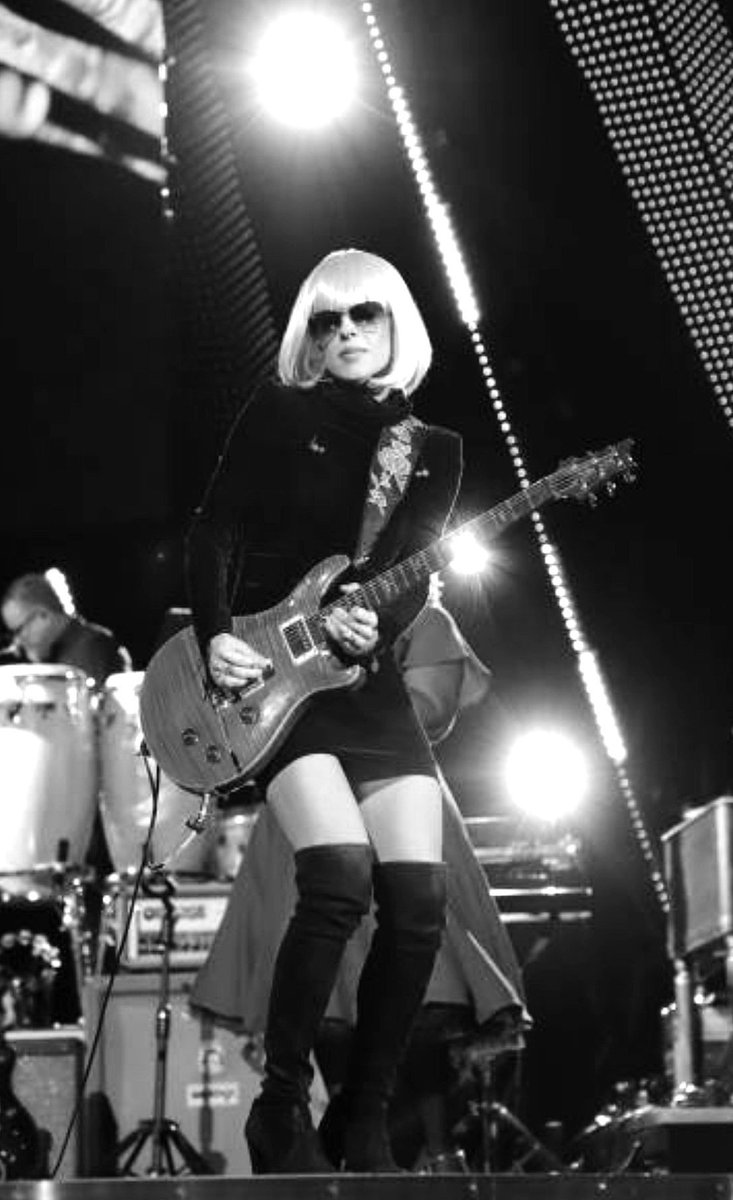 BenStadtler's tweet photo. @orianthi  ... check out an oldie .. Shoot to Thrill .. I'll let you figure out the rest..  you could actually meet ALL OF GETTY IMAGES .. expectations, don't settle for less .. GO top CHANGE $$ https://t.co/XNJars0K8R
