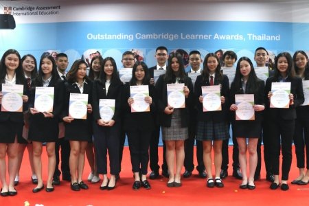 SHBriverside's tweet photo. So proud to take so many students to Harrow International School Bangkok to collect 29 Outstanding Cambridge Learner Awards including 4 Top In The World! Read more about their amazing achievements here:  https://t.co/66tItzD6xY #TopInTheWorld #TopInThailand #WeAreShrewsbury https://t.co/vfQO7oF9d0