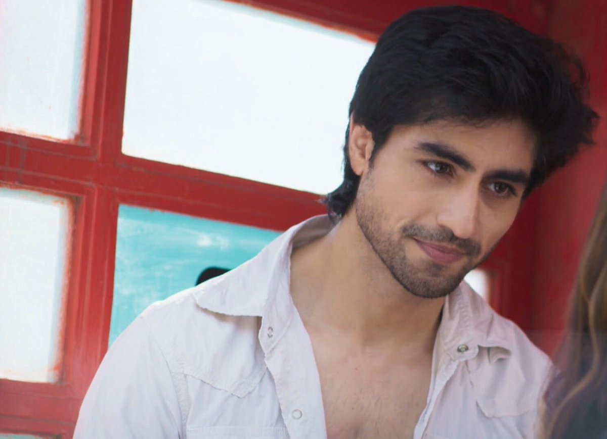 harshadkianjali's tweet photo. I vote #HarshadaChopda for #Bepannaah
#TVPersonality2018 
@RajBaddhan @SabrasRadio @BizAsia 5 https://t.co/vHXhL0whJo