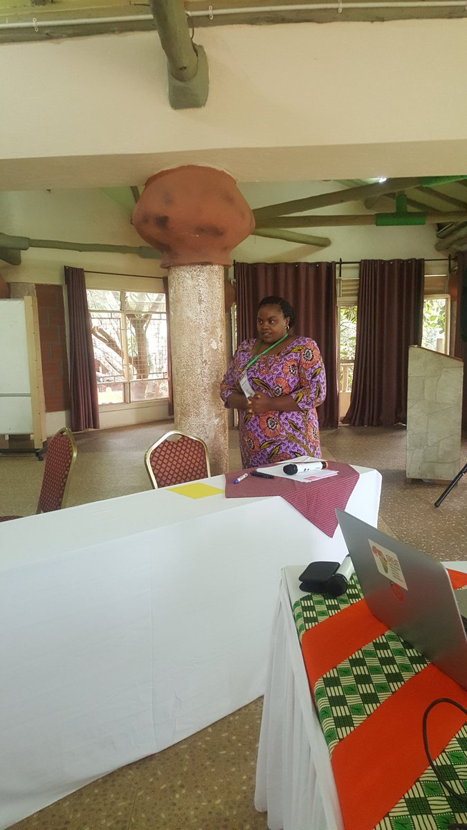 MakCAES's tweet image. First presentation this afternoon is from Miss Agnes Ndunguru a socio economist representing team Tanzania in the #GREATTLIIICourse workshop.