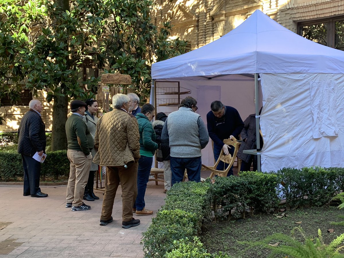 Vente esta mañana <a href="/filosofiauco/">Facultad Filosofía</a>  #ReflejosdeCastrodelRío <a href="/CordobaESP/">Turismo de Córdoba</a> <a href="/CordobaCMundo/">Córdoba Ciudad Mundo</a> artesanos del olivo, aceites, repostería #demostración <a href="/cordobahoyes/">Córdoba Hoy</a>