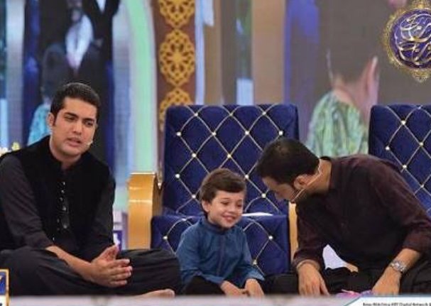 sukainahusyn's tweet image. @iqrarulhassan  I know u r so so much busy😔 U have no time to see a lots of SMS.u have too much fan.♥️i know don't read my message anytime but if u see anytime my tweet then pls #commentLike💞