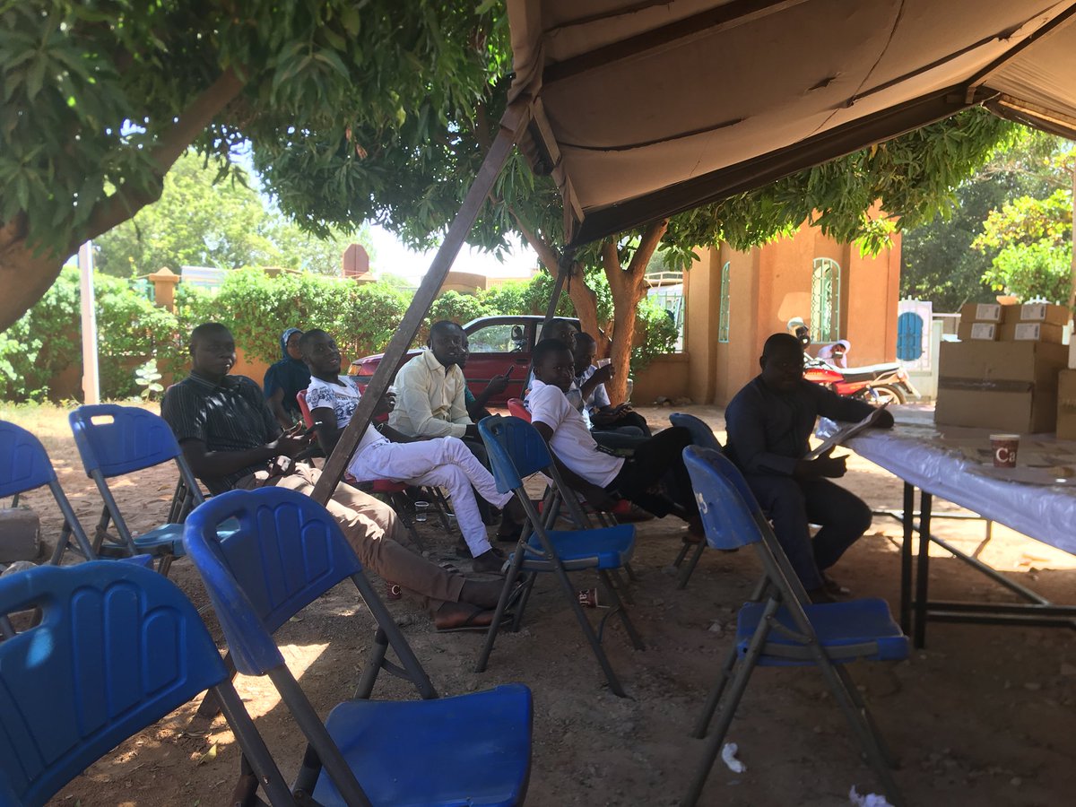 INNAKARANTA's tweet photo. Les jeunes du club #Wafa ont fait leur devoir don de sang ce matin au centre National  de transfusion Sanguine. @Diraf_farid_pn @WafaNiger #DonnerSangCompter https://t.co/MwVQtVIQKx