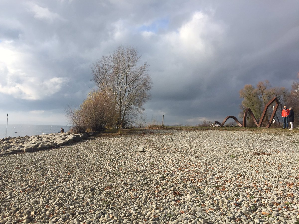 joemi_becker's tweet photo. #Seelbaumelnlassen #Familenzeit #Boxenstop zum auftanken #Auszeit #AchtsamdurchdenAdvent Bodensee bei Friedrichshafen https://t.co/5r8cis2ZLd