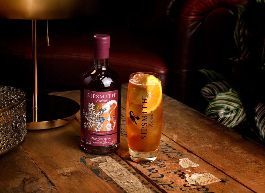 CatcherFinchley's tweet photo. December Gin of the Month is Sipsmith Sloe Gin..
The result is a truly handmade sloe gin that is subtle, complex and bursting with flavour.
Serve: Lemon tonic with a slice of orange. https://t.co/gpRYT88lBM