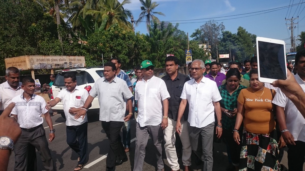 EranWick's tweet photo. හොර රජයට බලයෙන් ඉවත්වන ලෙසට බල කරන, ''යුක්තියේ යාත්රාව'' අද මොරටුවට පැමිණියා. ගමන අවසන් කිරීමට නියමිතව තිබෙන්නේ කතරගමින්. #CoupLK #ConstitutionalCrisisSriLanka #Srilanka #lka https://t.co/ldTeDEidnG