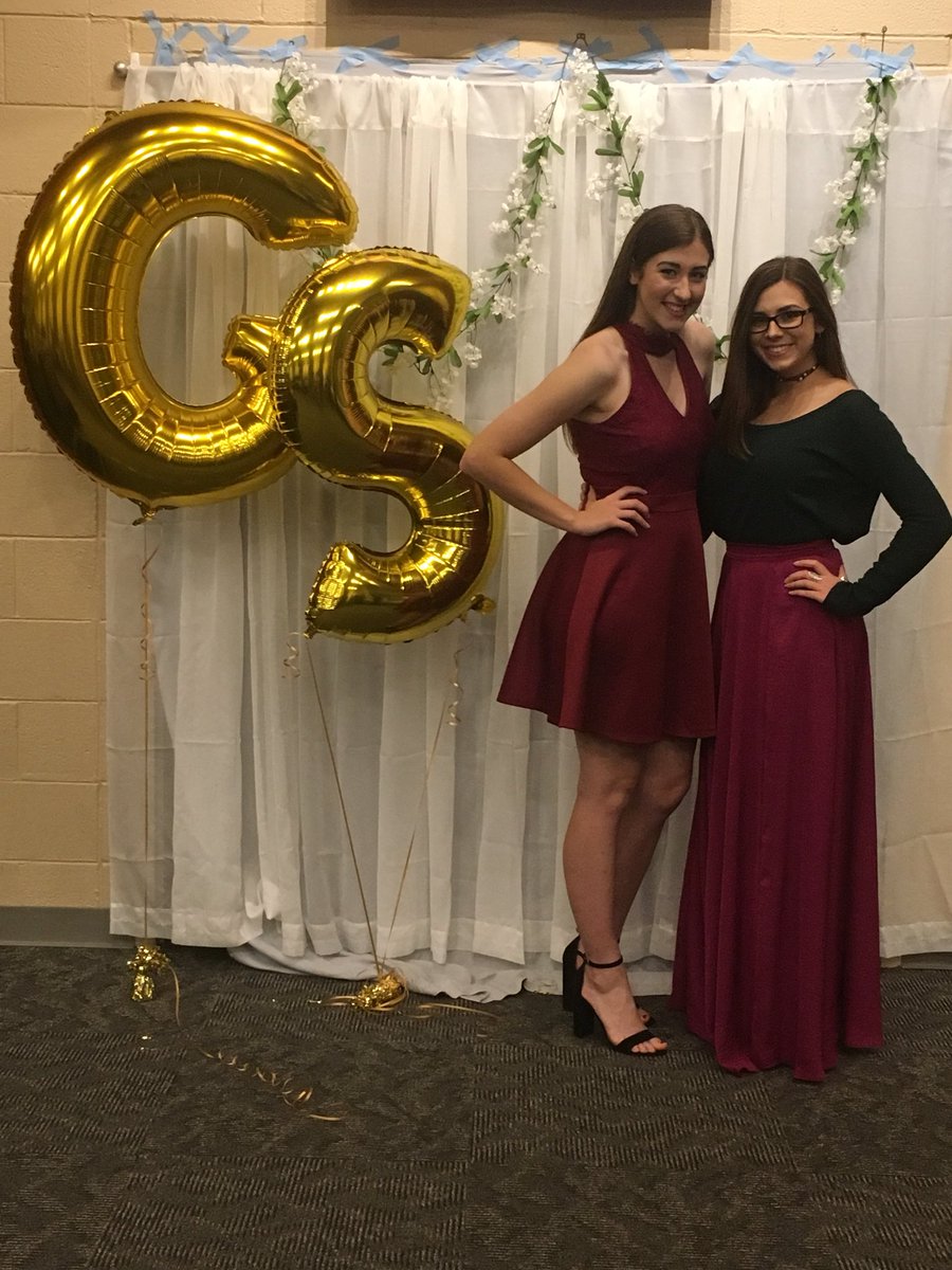 belleinChrist's tweet photo. Two years, too cute! Love my big (who I match far to often 😂😉) #fallbanquet https://t.co/KPjdo5dkqP