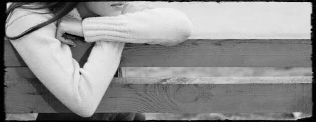 指定券みたいなものが
なかったとしても
寄り添って座り
互いに求め合い
落ち着く場所
　そゆ処が
居心地のいぃ場所だね
　空いていますか
　あなたの隣　…　。
　　#４時