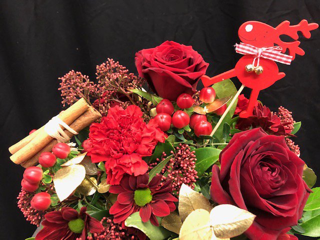 RodgersFlorist's tweet photo. Fresh Festive Floral Arrangements in-store
Pop in to see our full range 🎄🌹💐
Open today 8:30am-5:30pm

#SmallBusinessSaturday
#ShopLocalInterflora https://t.co/8K1NefvAbj